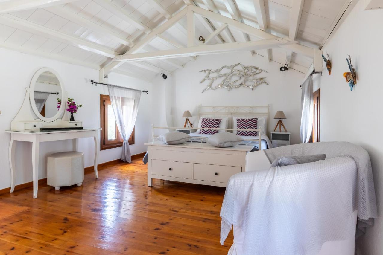 Villa Fotini Kalivi In Raches Panormos  外观 照片